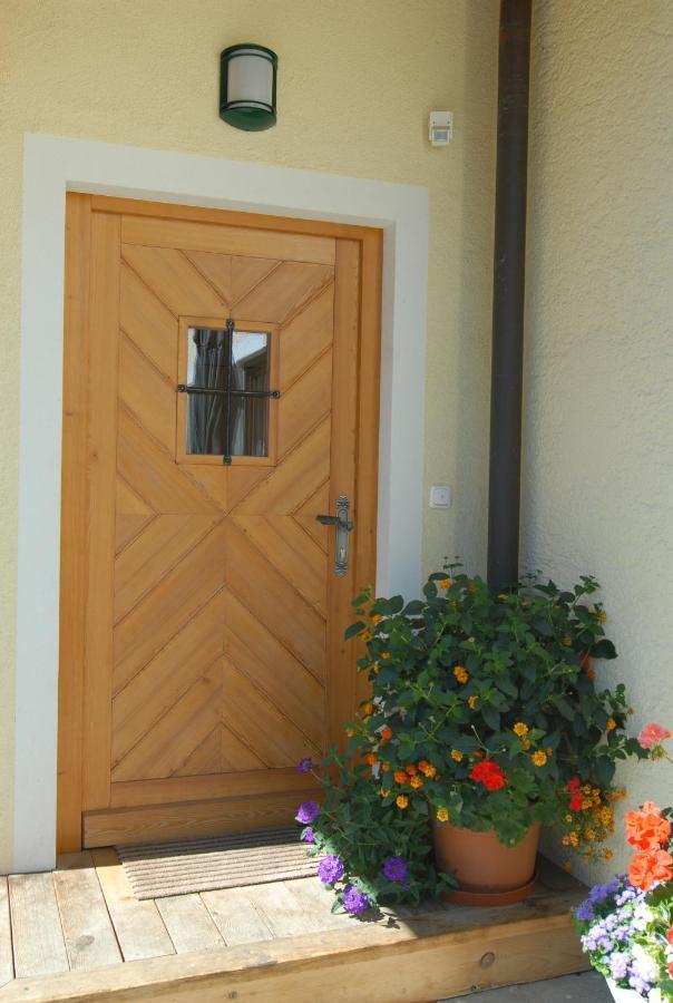 Ferienwohnung Stoeckl Леоганг Екстериор снимка